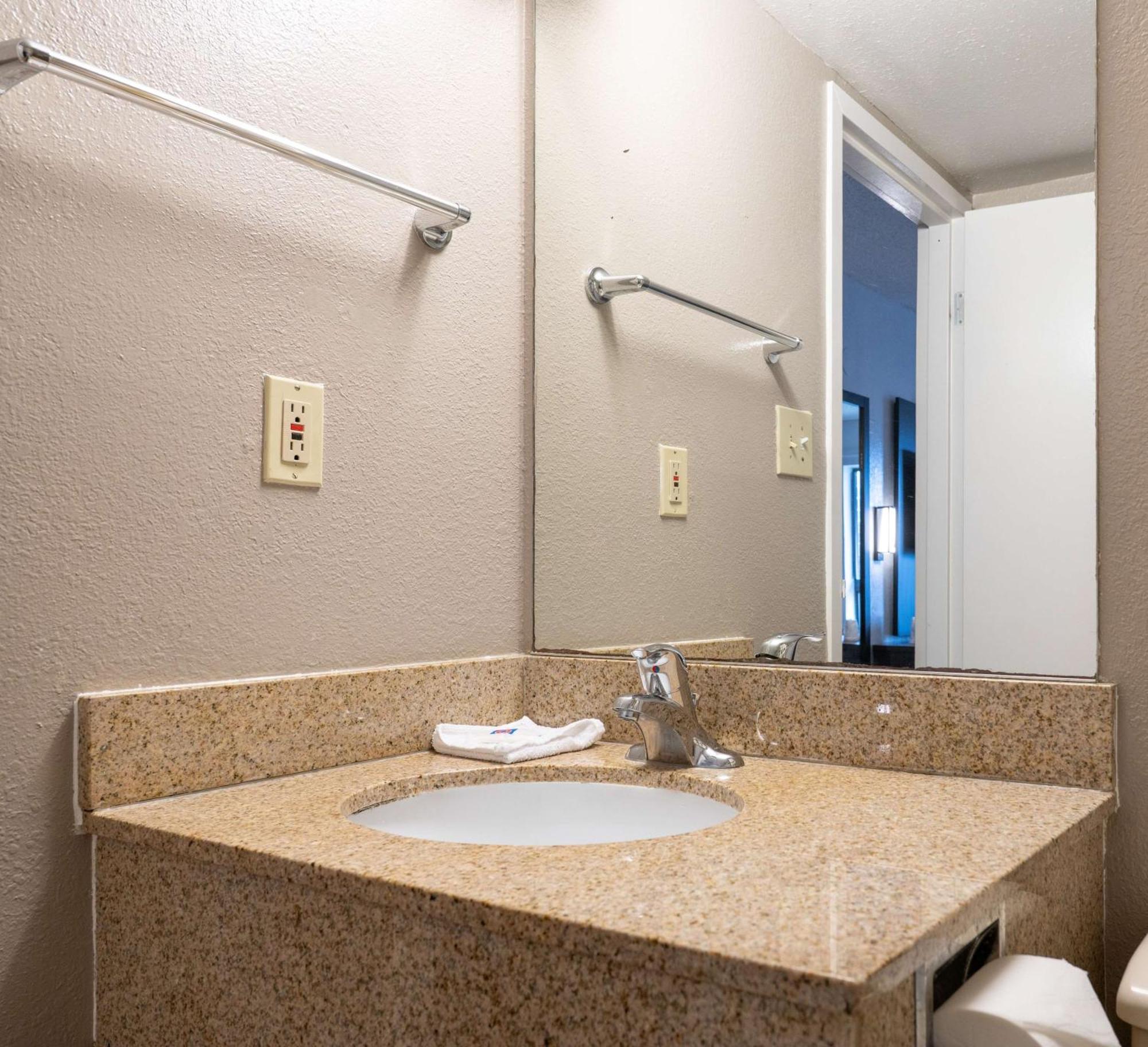 Motel 6-Branford, Ct - New Haven ภายนอก รูปภาพ